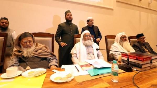 மீண்டும் விஸ்வரூபம் எடுக்கிறதா பொது சிவில் சட்டம்? முஸ்லிம் தனிநபர் வாரியம் கடும் எதிர்ப்பு!