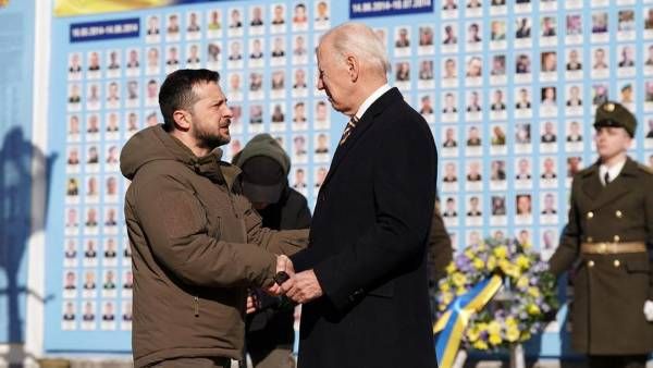 யாரும் எதிர்பார்க்காத விசிட்.. ரஷ்ய தாக்குதலுக்கு மத்தியில் திடீரென ஜோ பைடன் உக்ரைன் பயணம்