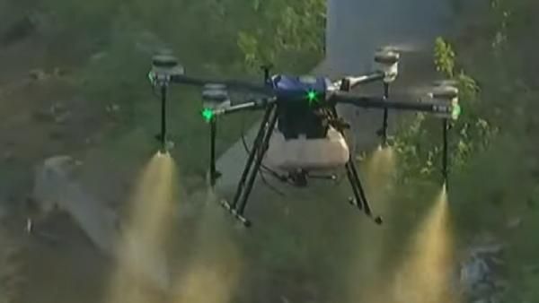 சென்னையில் திடீரென பறக்கும் ட்ரோன்கள்.. கீழே இருந்து வரும் ஸ்ப்ரே புகை வேறு .. என்ன மேட்டர் தெரியுமா