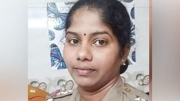 தமிழ்நாட்டில் முதல்முறை? அலறிய போலீசார்.. சுட்டு தள்ளிய துணிச்சல் எஸ்ஐ மீனா.. குவியும் பாராட்டு