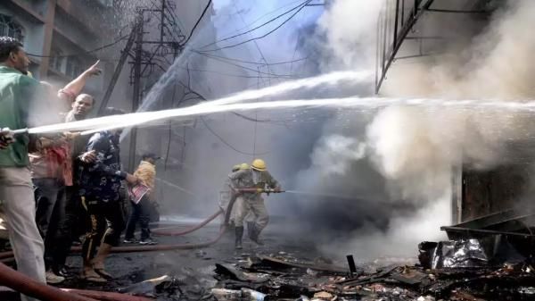 திருப்பத்தூர் பட்டாசு கடையில் திடீர் தீ.. 5 வயது சிறுவன் உள்பட 2 பேர் உடல் கருகி பலி.. என்ன நடந்தது?