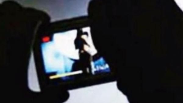 ஆபாசம்.. செல்போனுக்கு வந்த பெண்ணின் 'நிர்வாண போட்டோ'.. உற்று பார்த்து அதிர்ந்து நின்ற நபர்.. என்னாச்சு