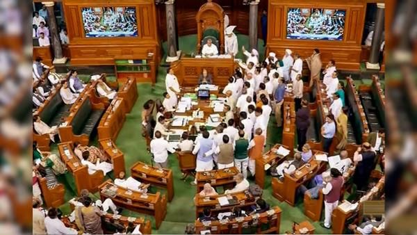 அதானி, ராகுலால் கடும் மோதல்.. நாடாளுமன்ற இருசபைகளும் 2 நாளாக முடங்கியது.. நாளைக்கு ஒத்திவைப்பு!