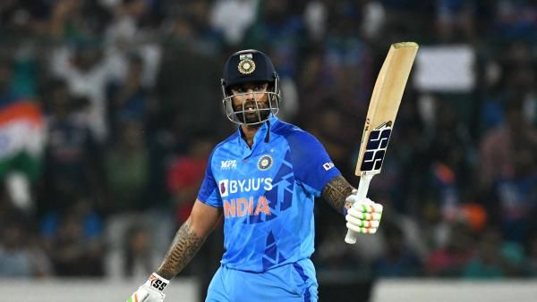 தொடரும் சொதப்பல்.. கைகூடாத ஒருநாள் கிரிக்கெட்.. சூர்யகுமார் யாதவிற்கு இதுவே கடைசி வாய்ப்பு!