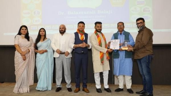 காந்தியவாதி டாக்டர். பாலமுரளி பாலாஜிக்கு 