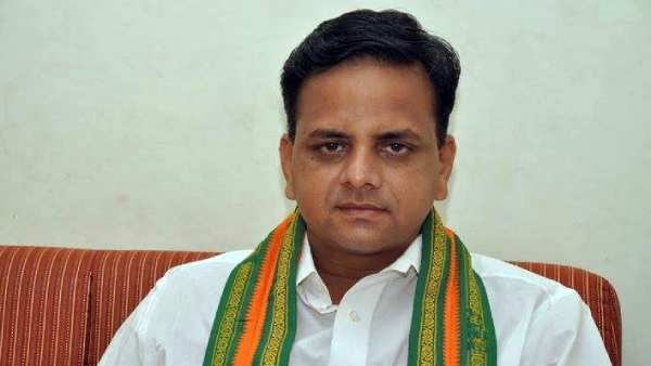 திடீரென மூச்சுத்திணறல்.. மருத்துவமனையில் அனுமதிக்கப்பட்ட பாஜக முன்னாள் நிர்வாகி கே.டி.ராகவன்!