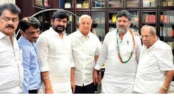 ‛‛விடமாட்டோம்’’.. 68 தொகுதியை ஒதுக்கியே ஆகணும்.. ஷாக் கொடுத்த லிங்காயத் ‛தலைகள்’..அலறும் காங்கிரஸ்