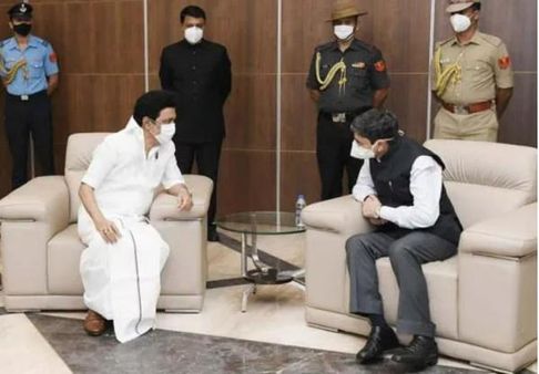 “போனமுறை ஆளுநர் ஏன் போட்டார்? இப்போ ஏன் போடவில்லை?”- ஆன்லைன் விவகாரம் பற்றி சந்துரு சரமாரி கேள்விகள்