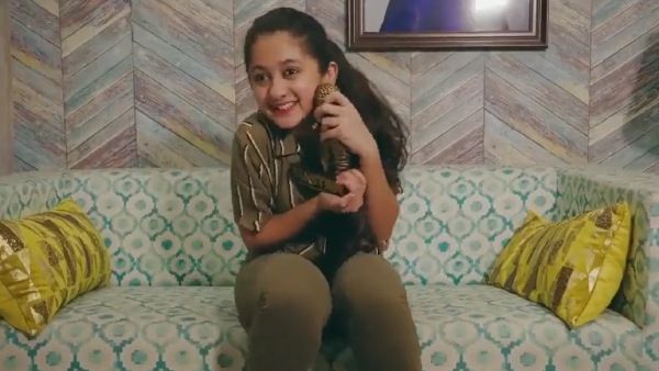 அவரை பார்த்து பார்த்து கதறி அழும் விஜே அர்ச்சனா மகள் ஸாரா.. ஏன் என்னாச்சு? யார் அனுப்பியது?