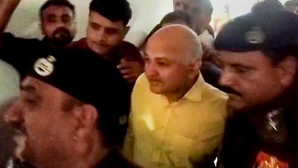 மணீஷ் சிசோடியாவிற்கு 'சவுத் குரூப்' உடன் என்னதொடர்பு? பின்னணியில் மிகப்பெரிய தென்மாநில விஐபி?