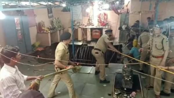 ராமநவமி துயரம்: ம.பி. கோவில் கிணறு தடுப்பு இடிந்து விழுந்து 13 பேர் பலி- ஆட்சியர் இளையராஜா தகவல்