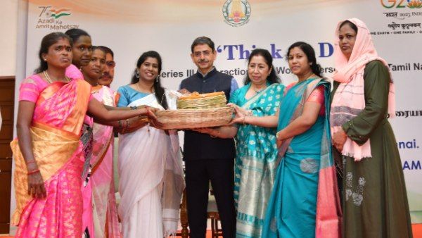 “வெற்றிகரமான ஆணின் பின்னால் ஒரு பெண் இருப்பார்.. ஆனால்..” - தனது மனைவியின் பேச்சை ஆமோதித்த ஆளுநர்!