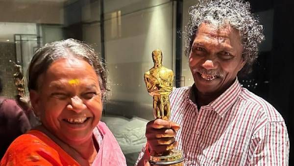 ஆஸ்கரை கையில் ஏந்திய அந்த தருணம்.. குழந்தை போல் சிரித்து மகிழ்ந்த பெல்லி- பொம்மன்.. ஷேராகும் போட்டோ