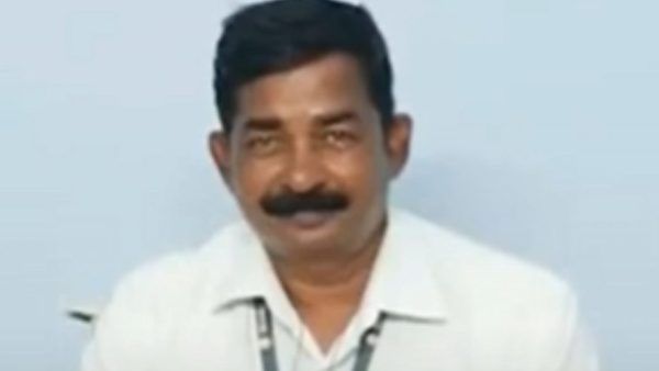 லுங்கி-டவுசருடன் வரக்கூடாது..தஞ்சை அருகே விஏஓ விதித்த ஆடைக்கட்டுப்பாடு..அதிர்ச்சியடைந்த கிராம மக்கள்