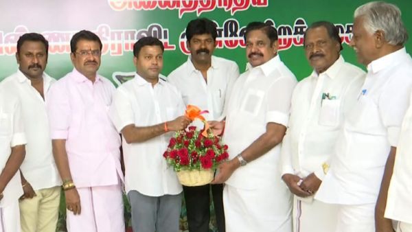 ஓபிஎஸ் நீக்கிய சில நிமிடங்களில் எடப்பாடி பழனிசாமியை சந்தித்து அதிமுகவில் இணைந்தார் செந்தில் முருகன்