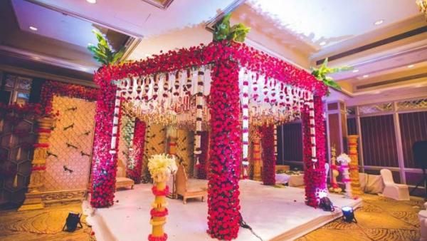 காதலியின் கல்யாணத்தை தடுத்து.. கழுத்தை அறுத்துக் கொண்ட ஒரு தலைக்காதலன்.. கல்யாண மண்டபமே ஷாக்