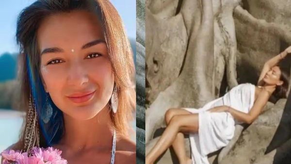 ஒட்டுத்துணி கூட இல்ல.. 