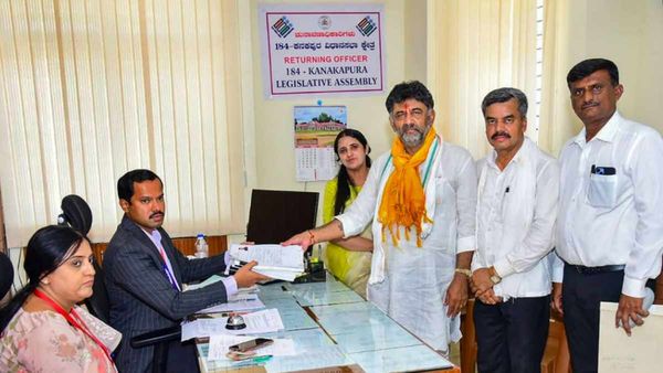 கர்நாடகா தேர்தலில் போட்டியா? இல்லையா? டிகே சிவக்குமாரின் வேட்புமனு பரிசீலனையில் செம ட்விஸ்ட்! ஆஹா