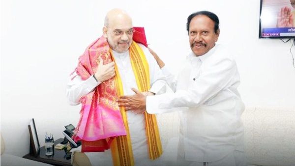 இலை ‘சீக்ரெட்’.. டஃப் கொடுக்கும் ஓபிஎஸ்! “நெருங்கிய புள்ளி” அமித்ஷாவை அதிமுக எம்பி சந்தித்த பின்னணி?