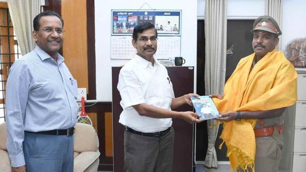 எஸ்ஐ பரமசிவத்தை நேரில் அழைத்து.. தலைமை செயலாளர் இறையன்பு கொடுத்த இன்ப அதிர்ச்சி