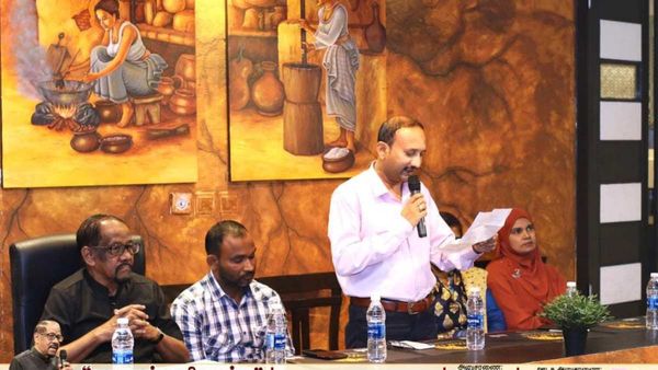 கத்தாரில் வெகு சிறப்பாக நடந்த ரமலான் - 2023 கவியரங்கம்! பல்வேறு கவிஞர்கள் பங்கேற்பு