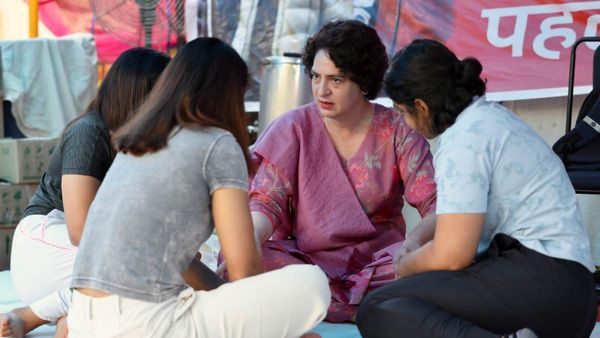 மல்யுத்தம்:'பாலியல் புகார்' பிரிஜ் பூஷணை ஏன் மத்திய பாஜக அரசு பாதுகாக்கிறது? பிரியங்கா சரமாரி கேள்வி