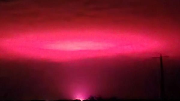 விசிட் அடித்த ஏலியன்? வானில் ஏற்பட்ட திடீர் மாற்றம்.. 