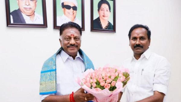 தர்மருக்கு “ஹேப்பி பர்த் டே”.. ராஜ்யசபா கூடியவுடன் பிறந்தநாள் வாழ்த்து! நெகிழ்ந்த ஓபிஎஸ் ஆதரவு எம்பி