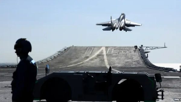 தைவானை வளைத்த சீனாவின் 'போர் விமானங்கள்'.. அதிர்ந்து போன அமெரிக்கா.. எகிறும் போர் பதற்றம்