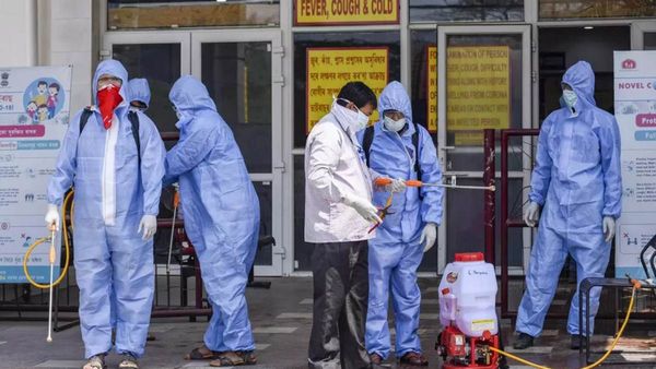 தமிழகத்தில் படுவேகமாக உயரும் கொரோனா.. 500 தாண்டிய தினசரி பாதிப்பு.. திருப்பூரில் ஒருவர் பலி! ஷாக்