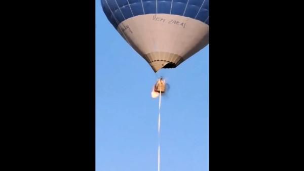 நடுவானில் பற்றிய தீ..! பட்டுனு எரிந்த ஏர் பலூன்! பயணிகள் எடுத்த விபரீத முடிவு! பதற வைக்கும் சம்பவம்