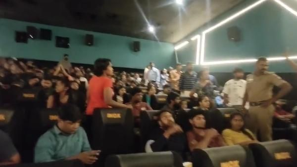 ஏ சான்றிதழ் விடுதலை! என் குழந்தை பார்க்க கூடாதுனு சொல்ல நீங்க யாரு! வாக்குவாதம் செய்த பெண் மீது வழக்கு