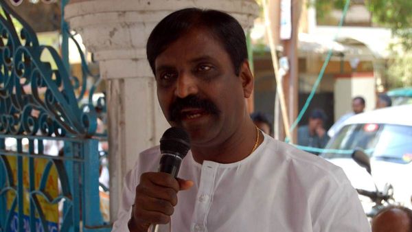 அவமானம்..பாதியில் நிறுத்தப்பட்ட தமிழ்தாய் வாழ்த்து.. இதயம் நொறுங்கியது..வைரமுத்து வேதனை