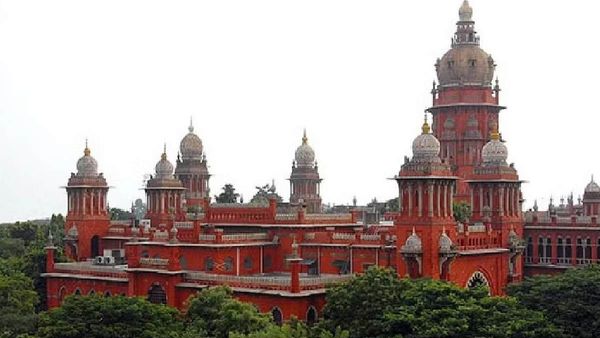 அரசியல் பின்புல ஆக்கிரமிப்பாளர்.. சென்னை மணப்பாக்கம் குளம் விவகாரத்தில் ஹைகோர்ட் அதிரடி உத்தரவு