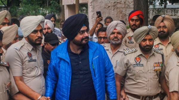 சிறையில் இருந்து விடுதலை.. 10 மாதத்துக்கு பின் மீண்டும் சீறிய சித்து.. பஞ்சாப் ஜெயிலில் ஒரே பரபரப்பு