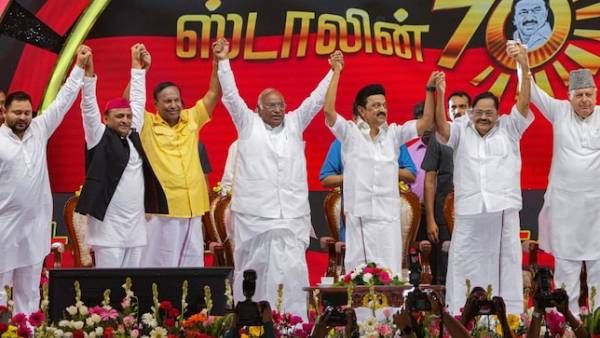 ஸ்டாலின் தலைமையில் திரளும் எதிர்க்கட்சித் தலைவர்கள்.. பாஜகவுக்கு எதிராக ‘மாஸ்’ கூட்டணிக்கு அச்சாரம்!