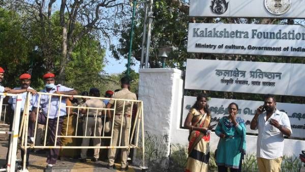 கலாஷேத்ரா பாலியல் புகாரை விசாரிக்க வரும் லத்திகா சரண்..மூவர் டிஸ்மிஸ்..மாணவிகளுக்கு திருப்தி தருமா?