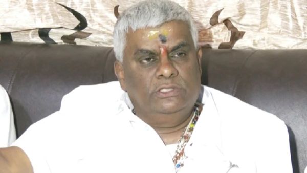 என் மனைவிக்கு சீட் கொடுக்கலைன்னா நானும் தேர்தலில் போட்டியிடமாட்டேன்: தேவகவுடா மகன் ரேவண்ணா 'சவுண்டு'