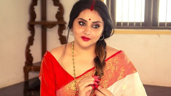 நம்ம புத்தாண்டு ஏப்ரல் 14..பாரம்பரியமாக உற்சாகமாக கொண்டாடுங்கள்..நமீதா வாழ்த்து