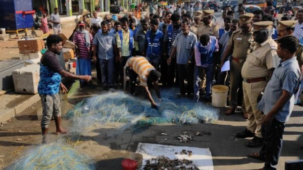 சென்னை மெரினாவில் திடீர் பதற்றம்.. குவிந்த அதிகாரிகள்.. உச்சகட்ட கொந்தளிப்பில் மீனவர்கள்!
