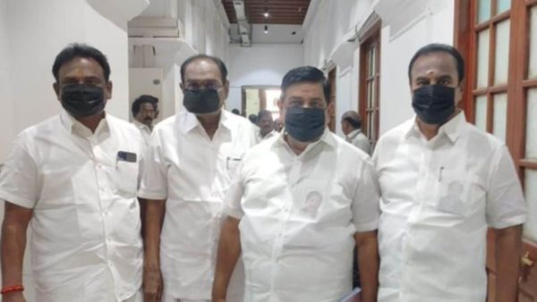 புறக்கணிப்பு..இருட்டடிப்பு..கருப்பு மாஸ்க் அணிந்து சட்டசபைக்கு வந்த அதிமுக எம்எல்ஏக்கள்