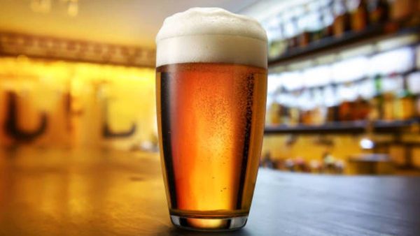 பகல்னா மோரு.. நைட்டானா பீரு.. 40% சேல்ஸ் அதிகரிப்பு! வெயிலை தணிக்க புதுவையில் குவியும் குடி அடிமைகள்