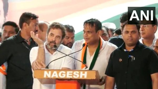 மோசமான வானிலை.. ரூட் மாறிய ஹெலிகாப்டர்.. அசராமல் ராகுல் செய்த ‛சம்பவம்’.. பேய்மழையிலும் நெகிழ்ச்சி