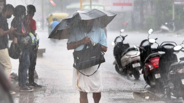 கோடை மழை..9 மாவட்டங்களில் அலர்ட்..குடை இல்லாம வெளியே போகாதீங்க..எந்தெந்த ஊர் செக் பண்ணுங்க