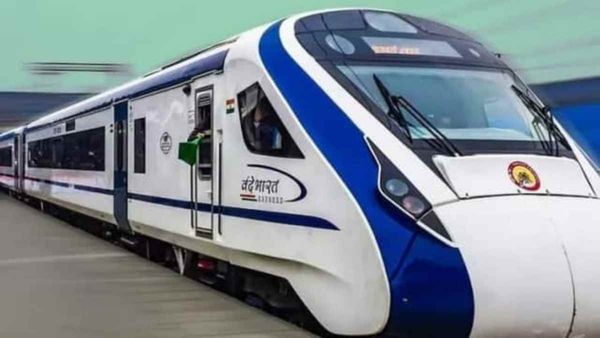 எல்லா வந்தே பாரத் ரயிலும் ஒரே மாதிரி தெரிந்தாலும்.. ஒரு வித்தியாசம் இருக்குது.. ஓ! இதுதான் காரணமா?