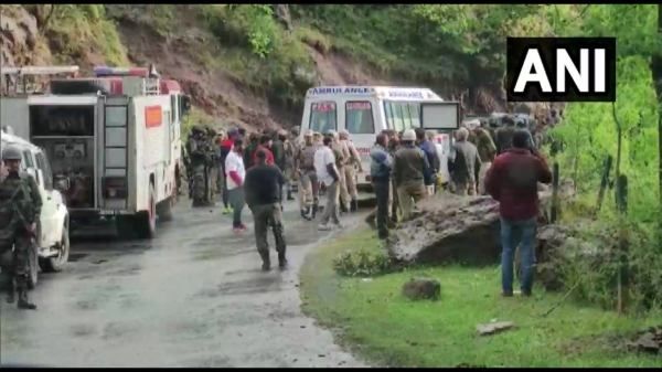 மழைக்கு இடையே அட்டாக்.. 3 பக்கத்திலிருந்து தாக்குதல்! காஷ்மீரில் 5 வீரர்கள் வீரமரணம்! எப்படி நடந்தது