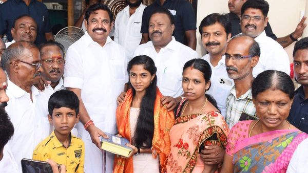 600/600 நந்தினியோட தாத்தா யார் தெரியுமா? அதிமுக வைத்த ட்விஸ்ட்! சேலத்தில் எடப்பாடியுடன் சந்திப்பு!