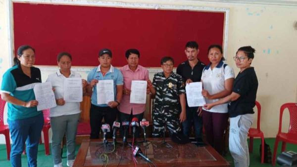 மணிப்பூர் வன்முறையை முடிவுக்கு கொண்டுவாங்க.. பதக்கங்களை திருப்பி தரப் போவதாக 13 வீரர்கள் வார்னிங்