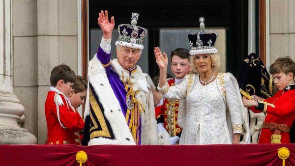 இனி செல்பியும் இல்லை.. ஷெல் ஃபிஷ்ஷும் இல்லை.. மன்னர் சார்லஸ் கட்டாயம் பின்பற்ற வேண்டிய 5 விதிகள்!