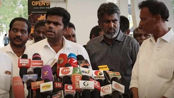 என்னப்பா இது? கண்ணாலேயே உரையாடல்.. அண்ணாமலைக்கு பின்னால் நின்ற நிர்வாகிகளின் அல்டிமேட் ரியாக்‌ஷன்!